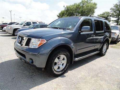 Nissan Pathfinder SE Other