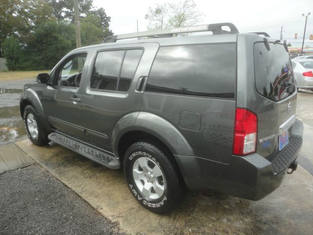 Nissan Pathfinder 2006 photo 2