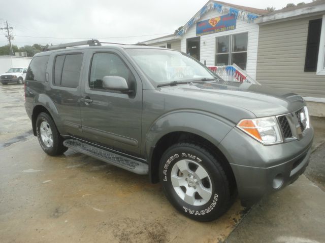 Nissan Pathfinder 2006 photo 4