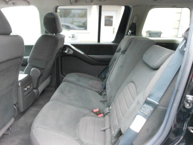 Nissan Pathfinder 2006 photo 2