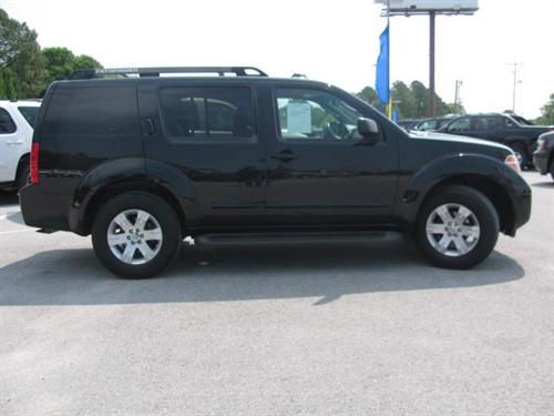 Nissan Pathfinder 2006 photo 3