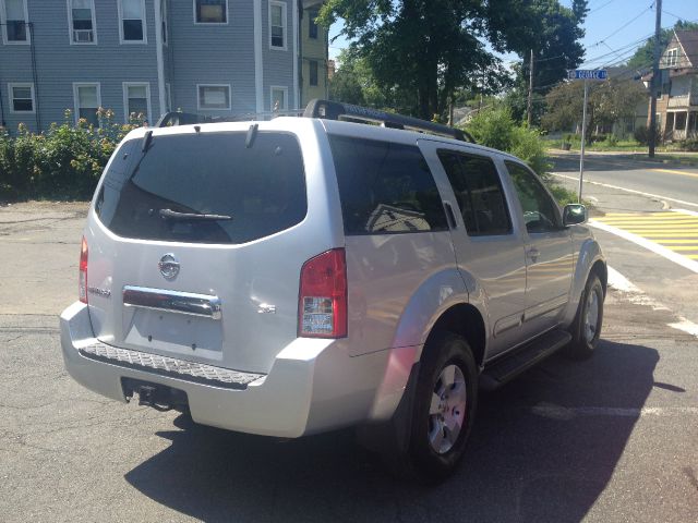 Nissan Pathfinder 2006 photo 1