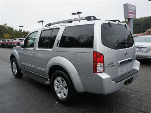 Nissan Pathfinder 2006 photo 2