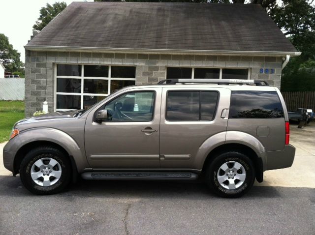 Nissan Pathfinder 2006 photo 1