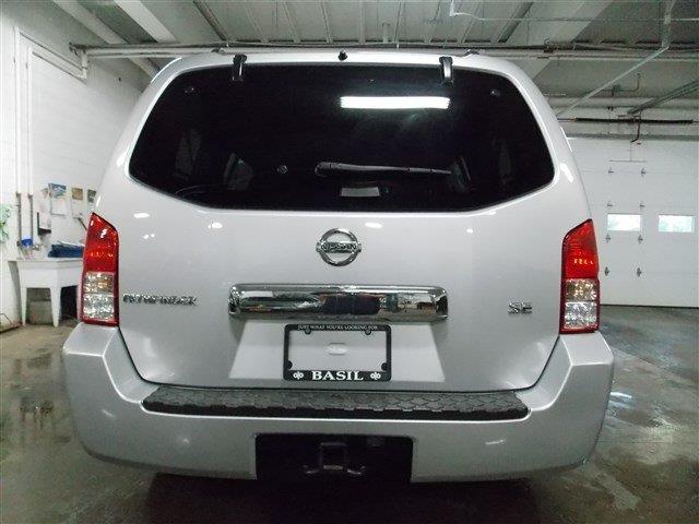 Nissan Pathfinder 2006 photo 4