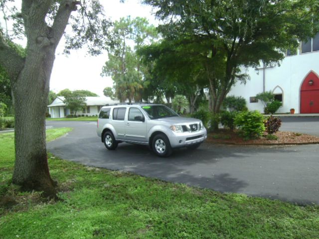 Nissan Pathfinder 2006 photo 4