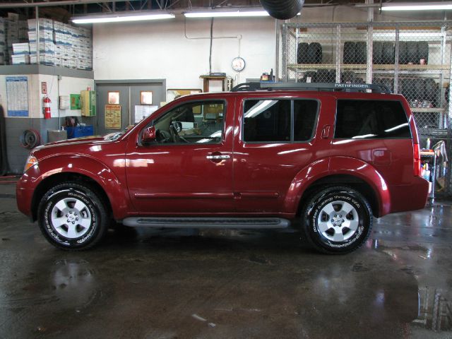 Nissan Pathfinder 2006 photo 1