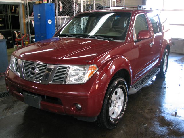 Nissan Pathfinder 2006 photo 2