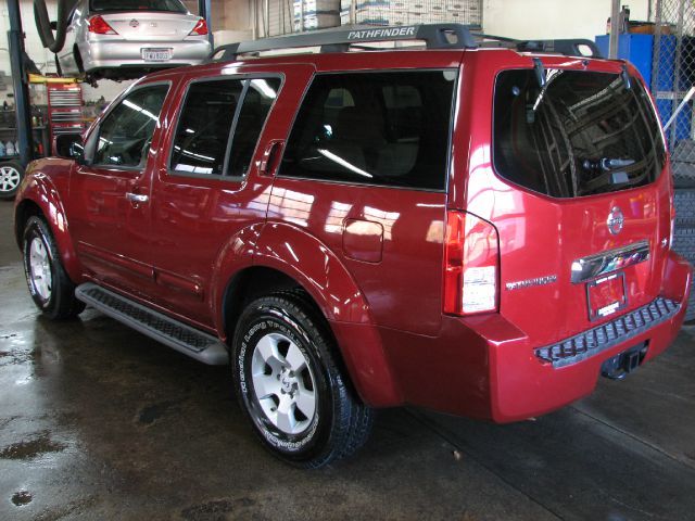 Nissan Pathfinder 2006 photo 3