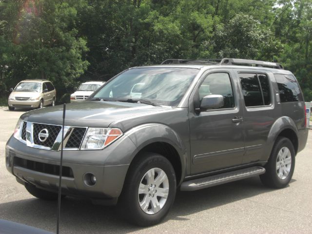 Nissan Pathfinder 2006 photo 1