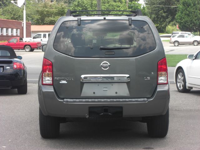 Nissan Pathfinder 2006 photo 3