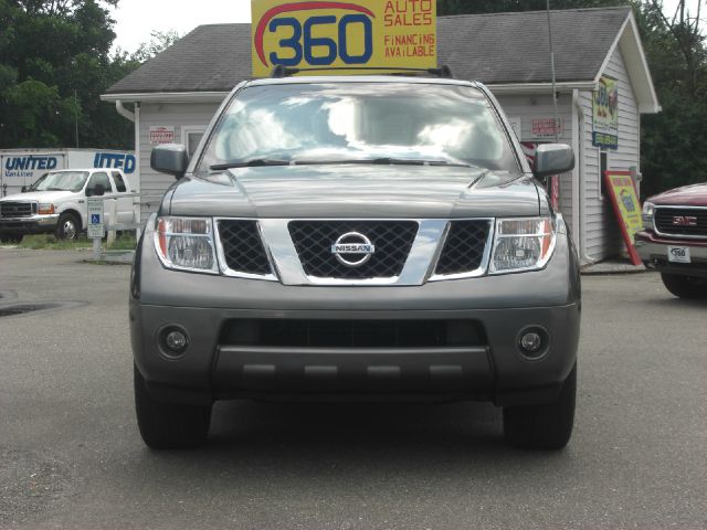 Nissan Pathfinder 2006 photo 4