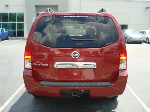 Nissan Pathfinder 2006 photo 2
