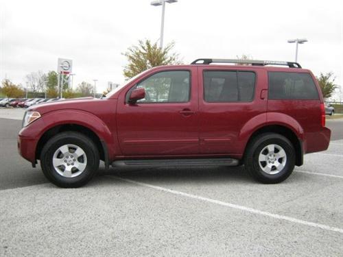 Nissan Pathfinder 2006 photo 2