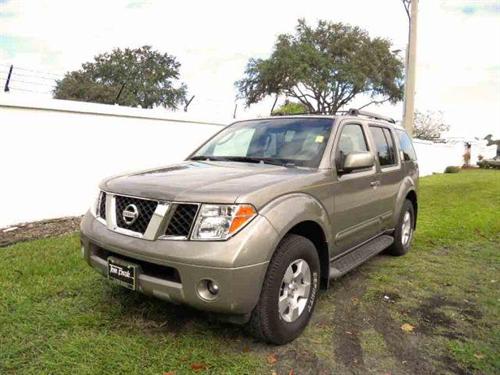 Nissan Pathfinder SE Other