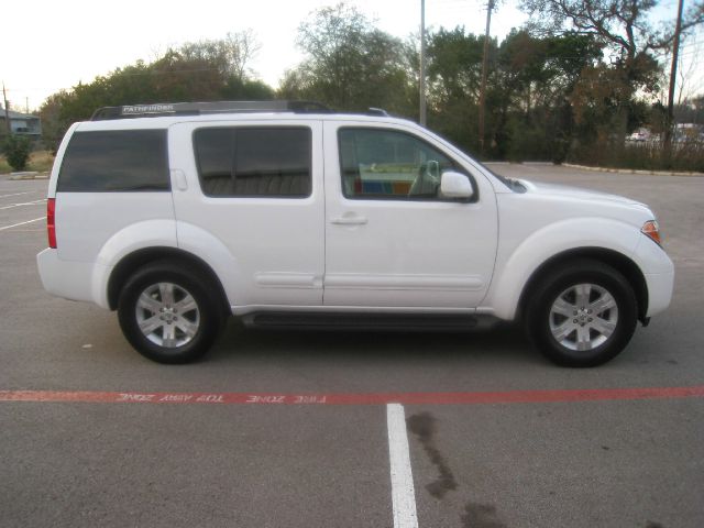 Nissan Pathfinder EX-L AWD SUV