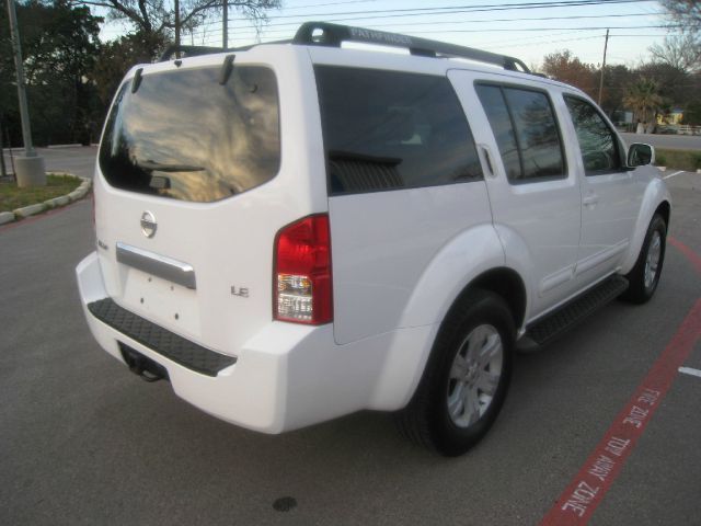 Nissan Pathfinder 2007 photo 2