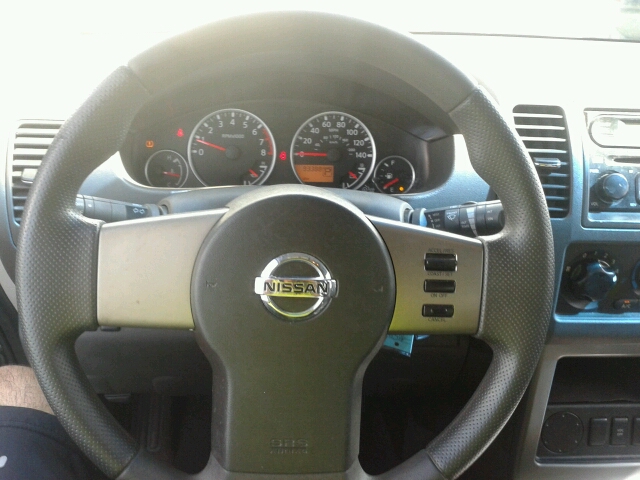 Nissan Pathfinder Touring / AWD SUV