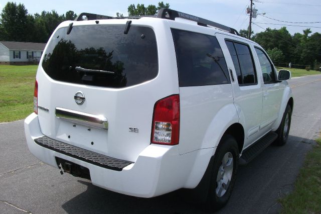 Nissan Pathfinder 2007 photo 1