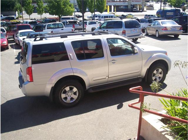 Nissan Pathfinder 2007 photo 2
