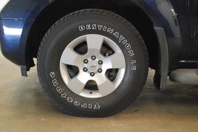 Nissan Pathfinder SE SUV