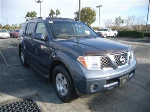 Nissan Pathfinder SE Other