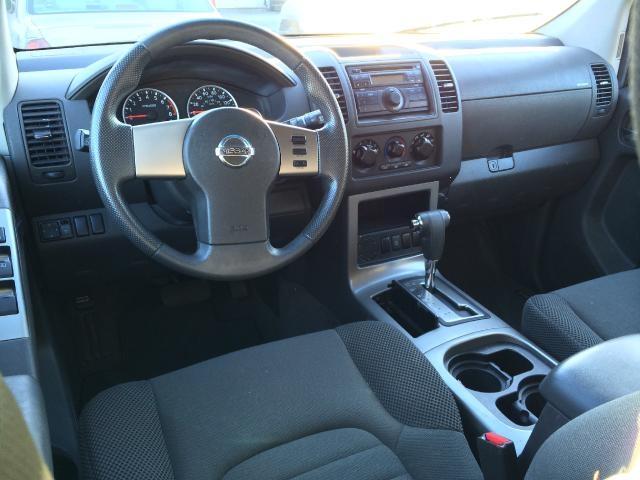 Nissan Pathfinder 4-door Sedan AT Tech Pkg SUV