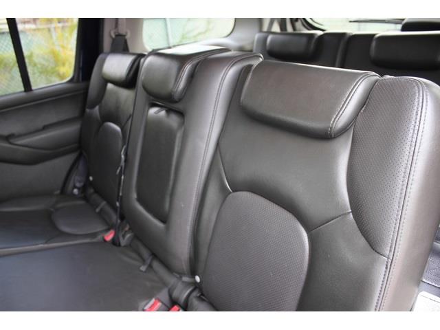 Nissan Pathfinder SE SUV