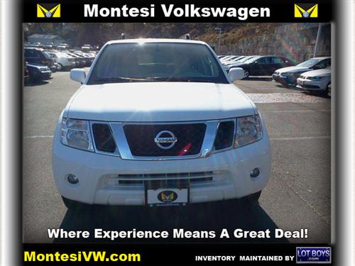 Nissan Pathfinder SE Other