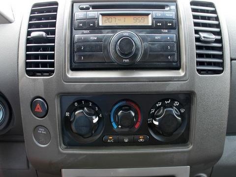 Nissan Pathfinder 2010 photo 1