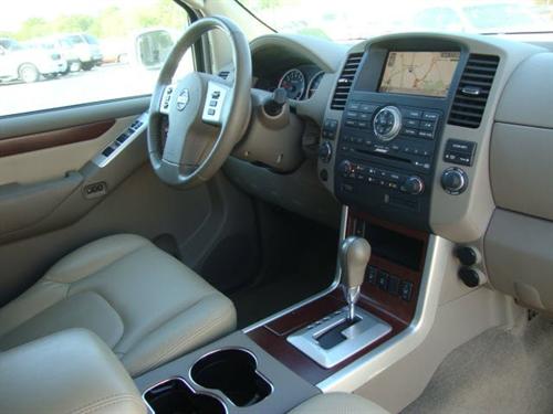 Nissan Pathfinder 2010 photo 3