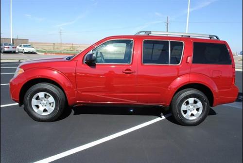Nissan Pathfinder 2010 photo 1
