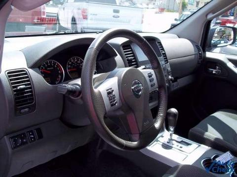 Nissan Pathfinder 2010 photo 2