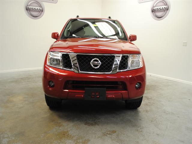 Nissan Pathfinder 2011 photo 1