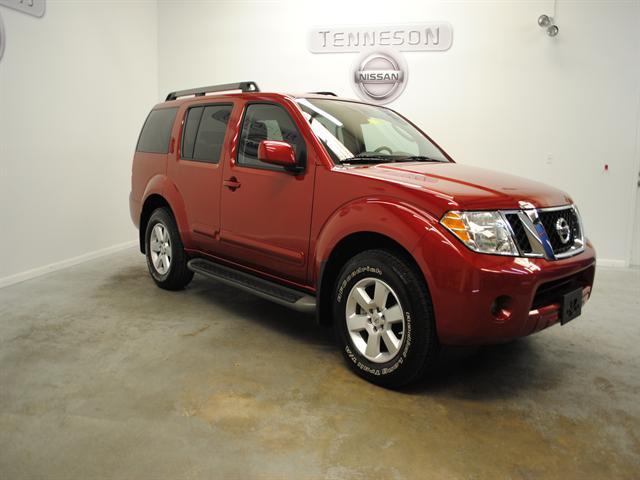 Nissan Pathfinder 2011 photo 2
