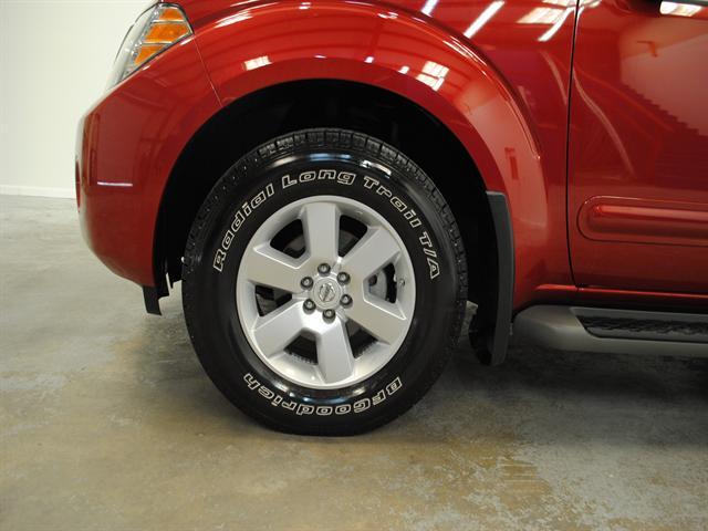 Nissan Pathfinder 2011 photo 3
