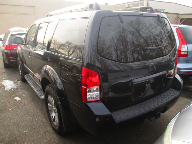 Nissan Pathfinder 2011 photo 1