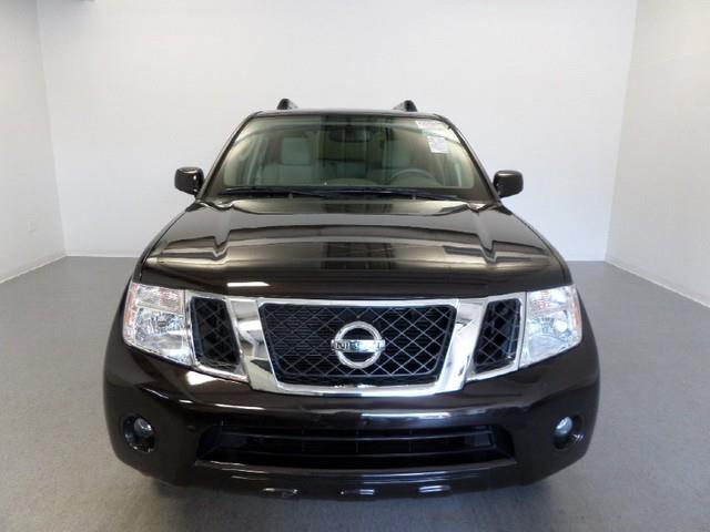 Nissan Pathfinder 2011 photo 1
