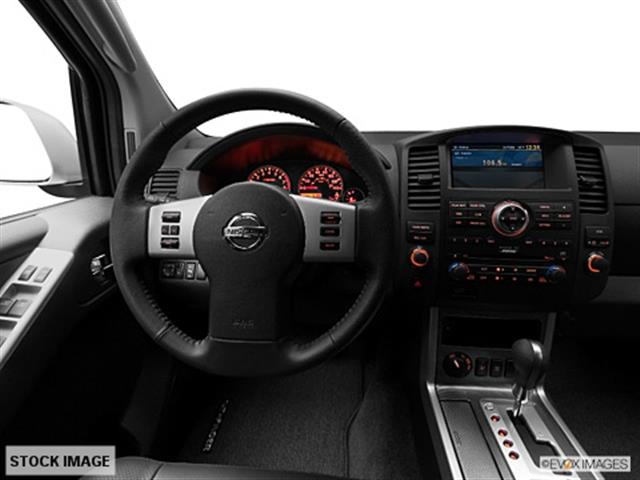 Nissan Pathfinder 2011 photo 2