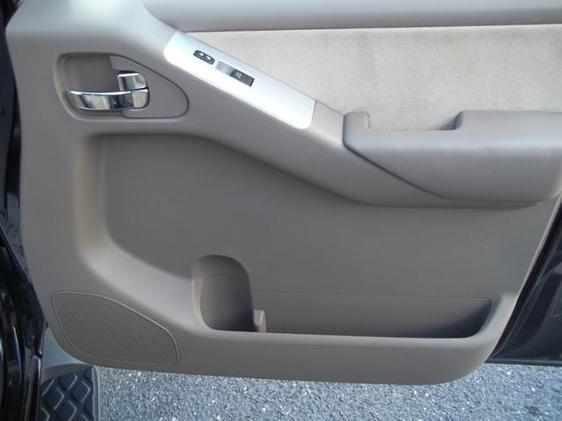 Nissan Pathfinder 2011 photo 7