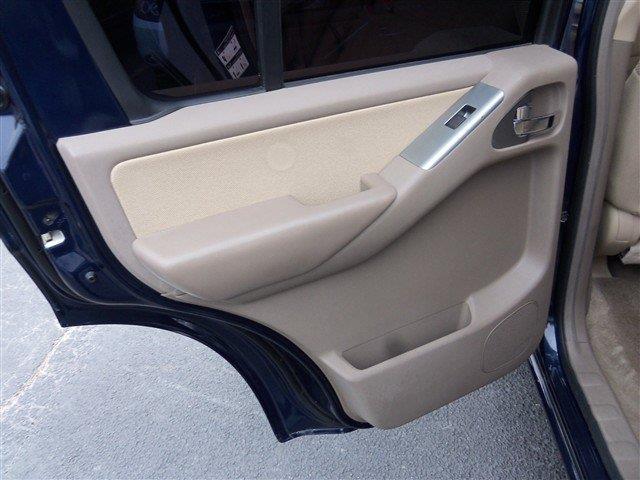 Nissan Pathfinder 2011 photo 12