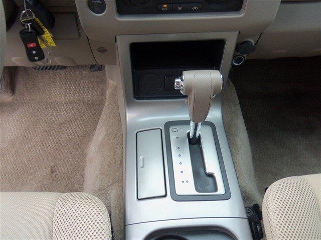 Nissan Pathfinder 2011 photo 6