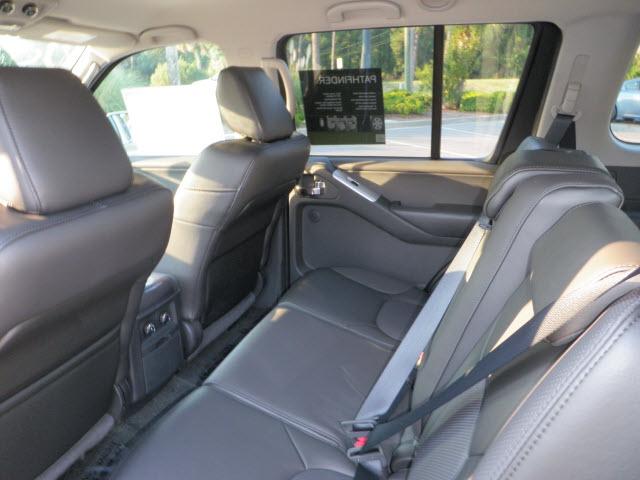 Nissan Pathfinder 2011 photo 4