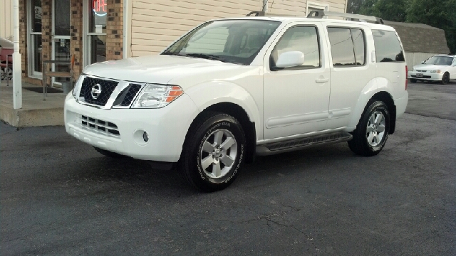 Nissan Pathfinder 2011 photo 2