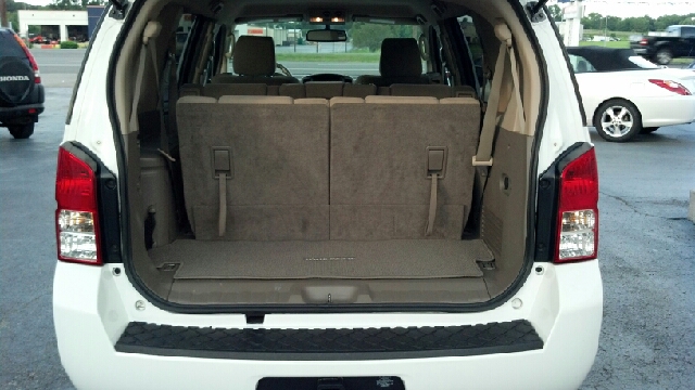 Nissan Pathfinder 2011 photo 3