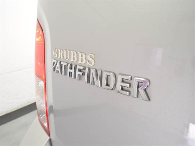 Nissan Pathfinder 2012 photo 12