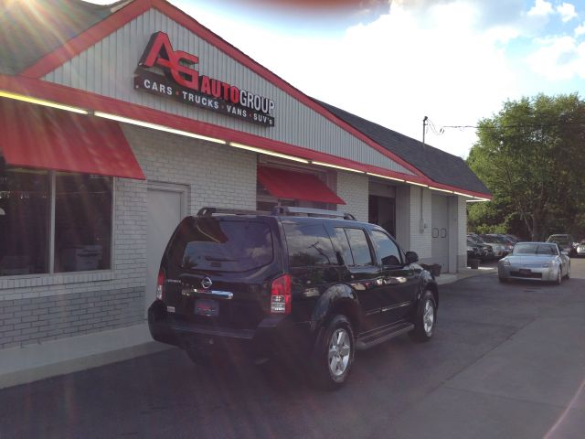 Nissan Pathfinder 2012 photo 1