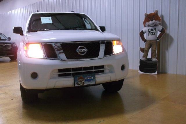Nissan Pathfinder 2500 SLT Laramie Cummins SWB SUV