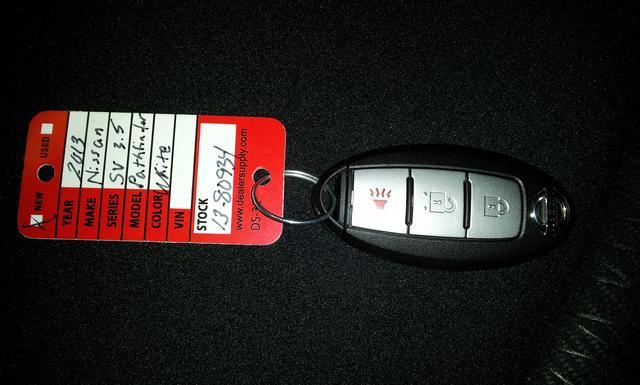 Nissan Pathfinder 2013 photo 1