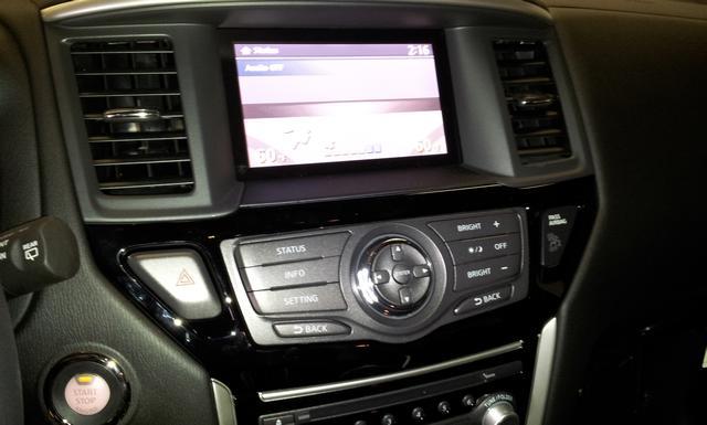 Nissan Pathfinder 2013 photo 2